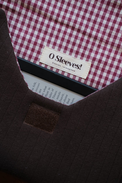 Hazel Pointelle Envelope Kindle Sleeve - Mulled Wine