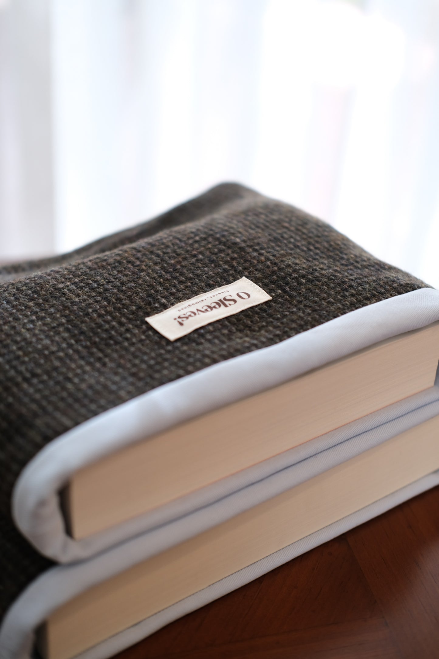 New York Tweed Book Sleeve (Standard/Large)