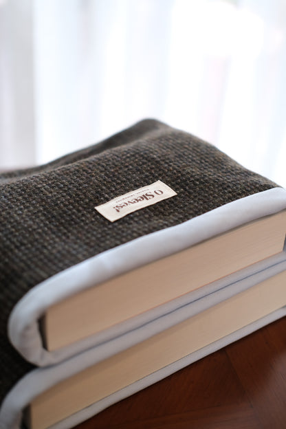 New York Tweed Book Sleeve (Standard/Large)
